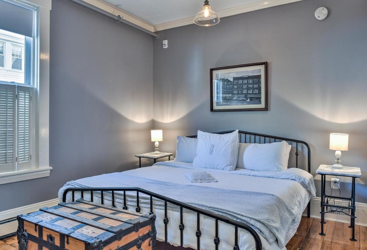 The Burrell House Hotell Keene Exteriör bild