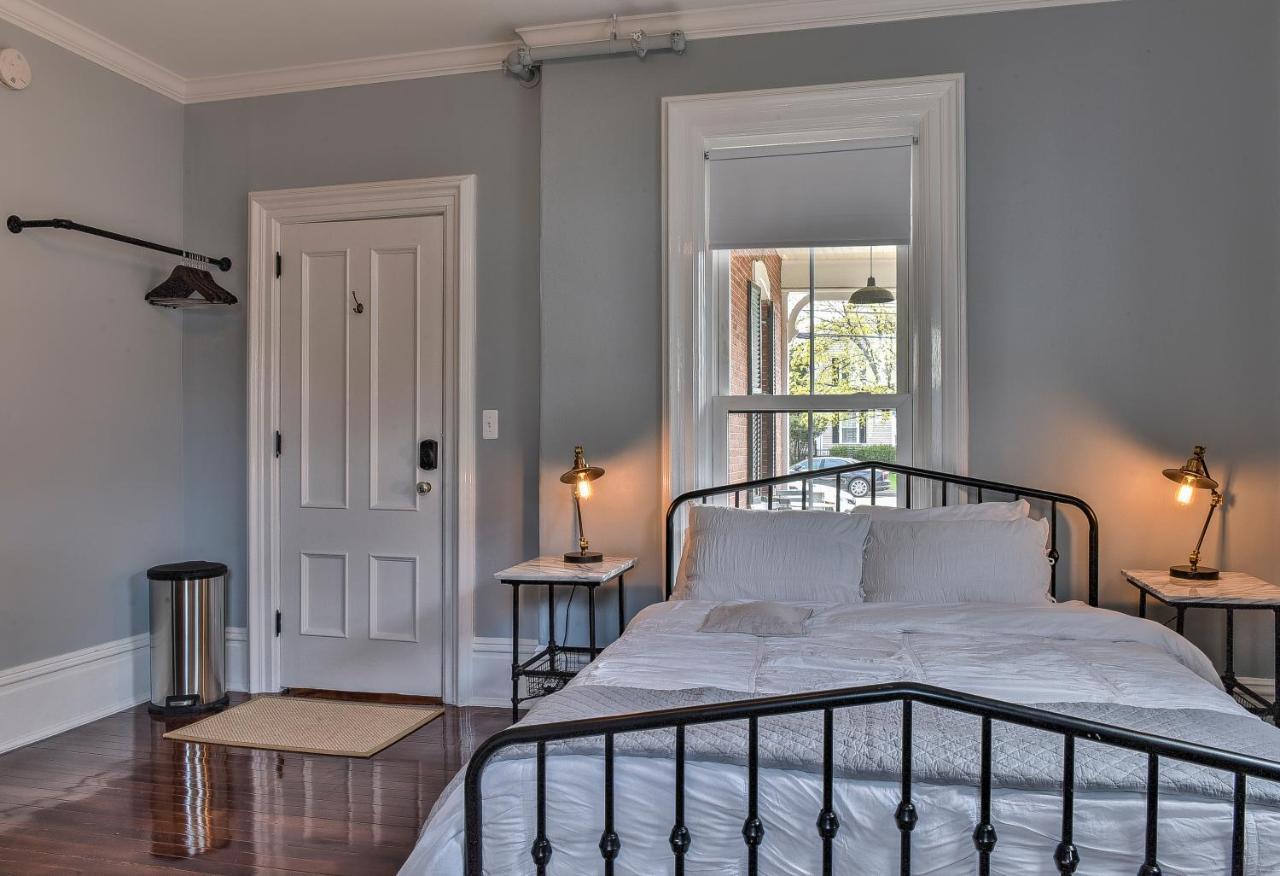 The Burrell House Hotell Keene Exteriör bild