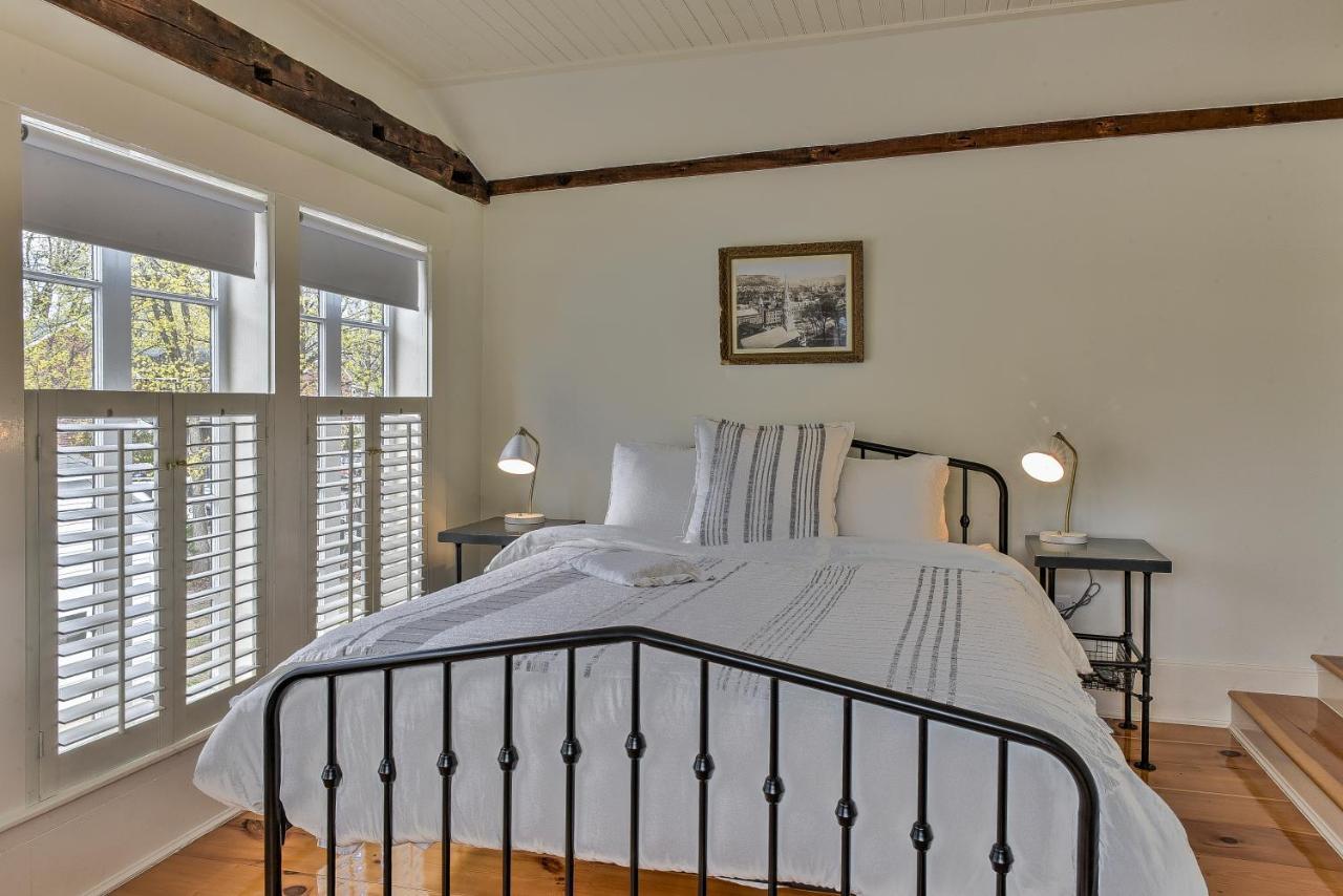 The Burrell House Hotell Keene Exteriör bild